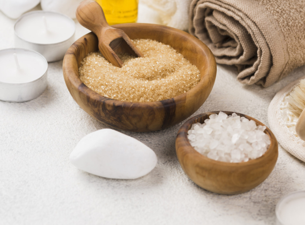 close-up-spa-accessories-with-towels-oil
